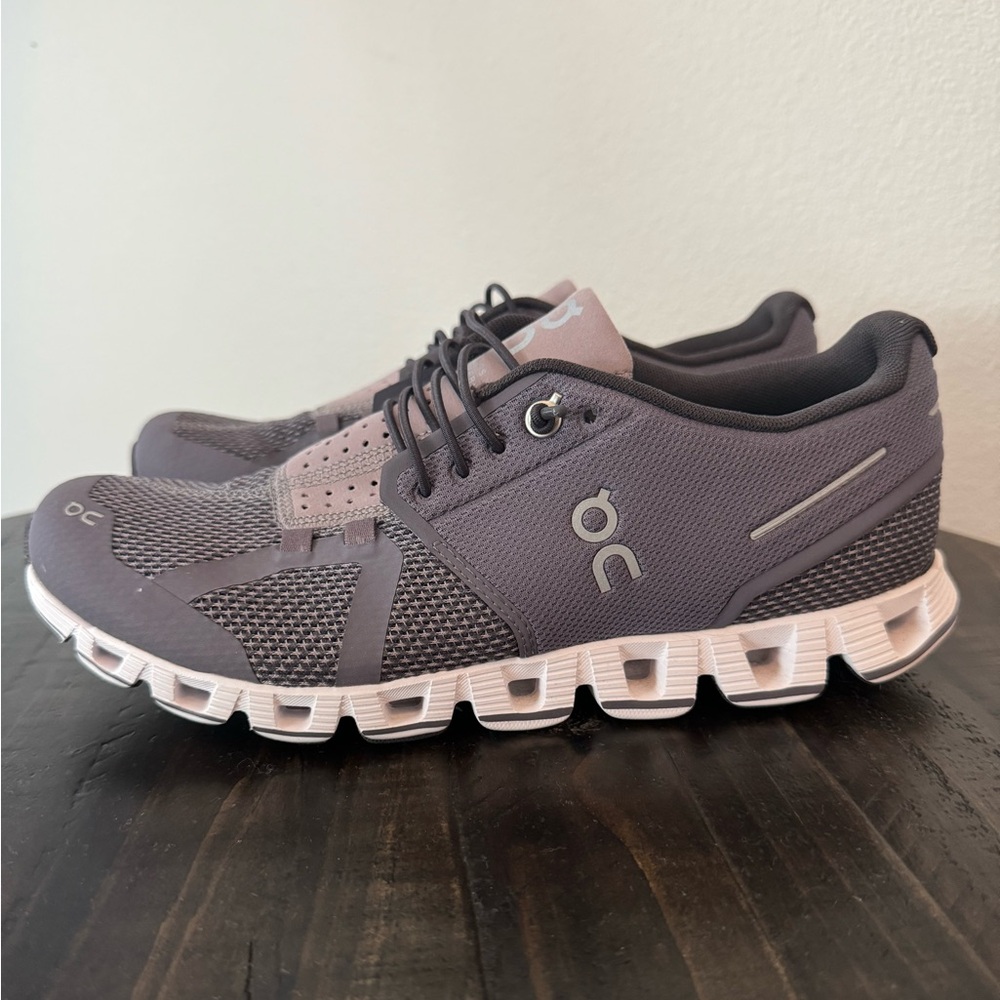 On Cloud 5 Dark Gray size 8